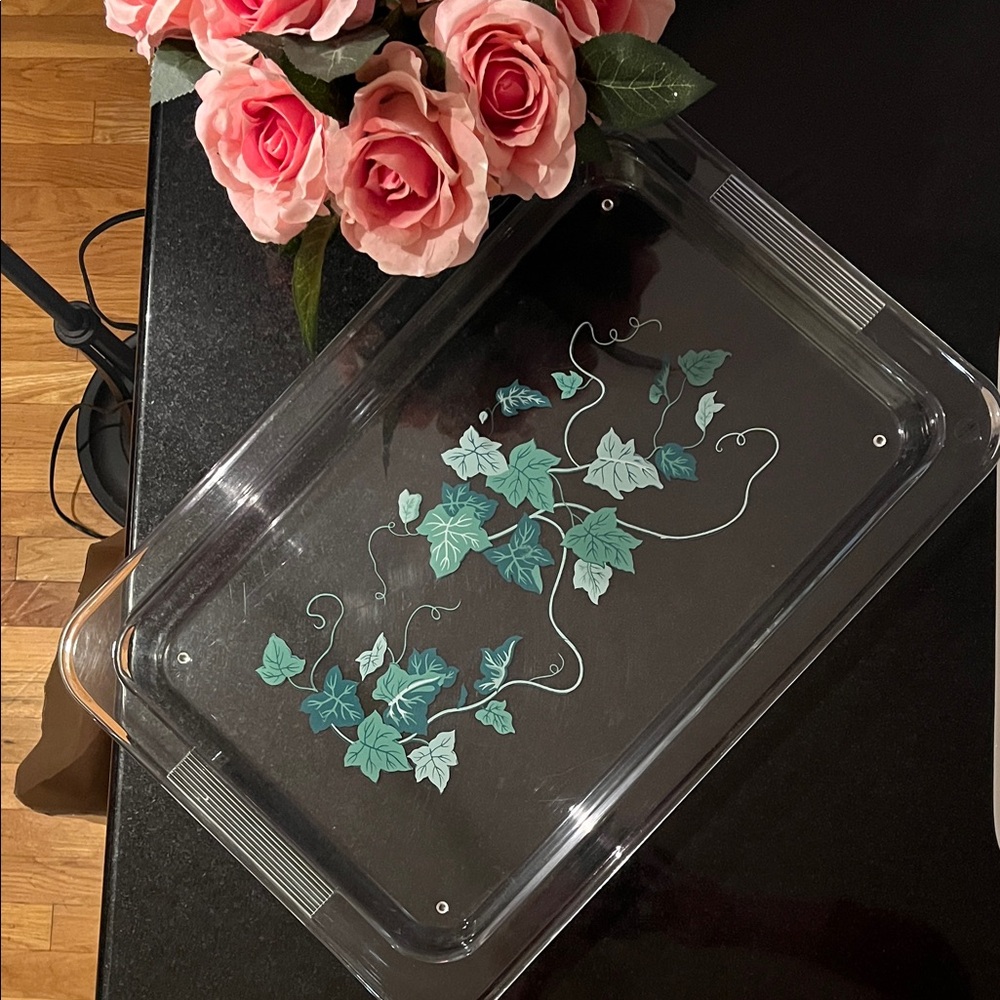 Elegant Ivy Design Clear Plastic Serving Tray